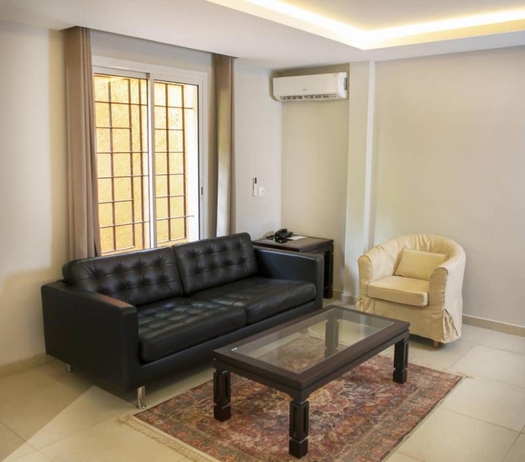 Riad Prince Louis Yaounde Luaran gambar